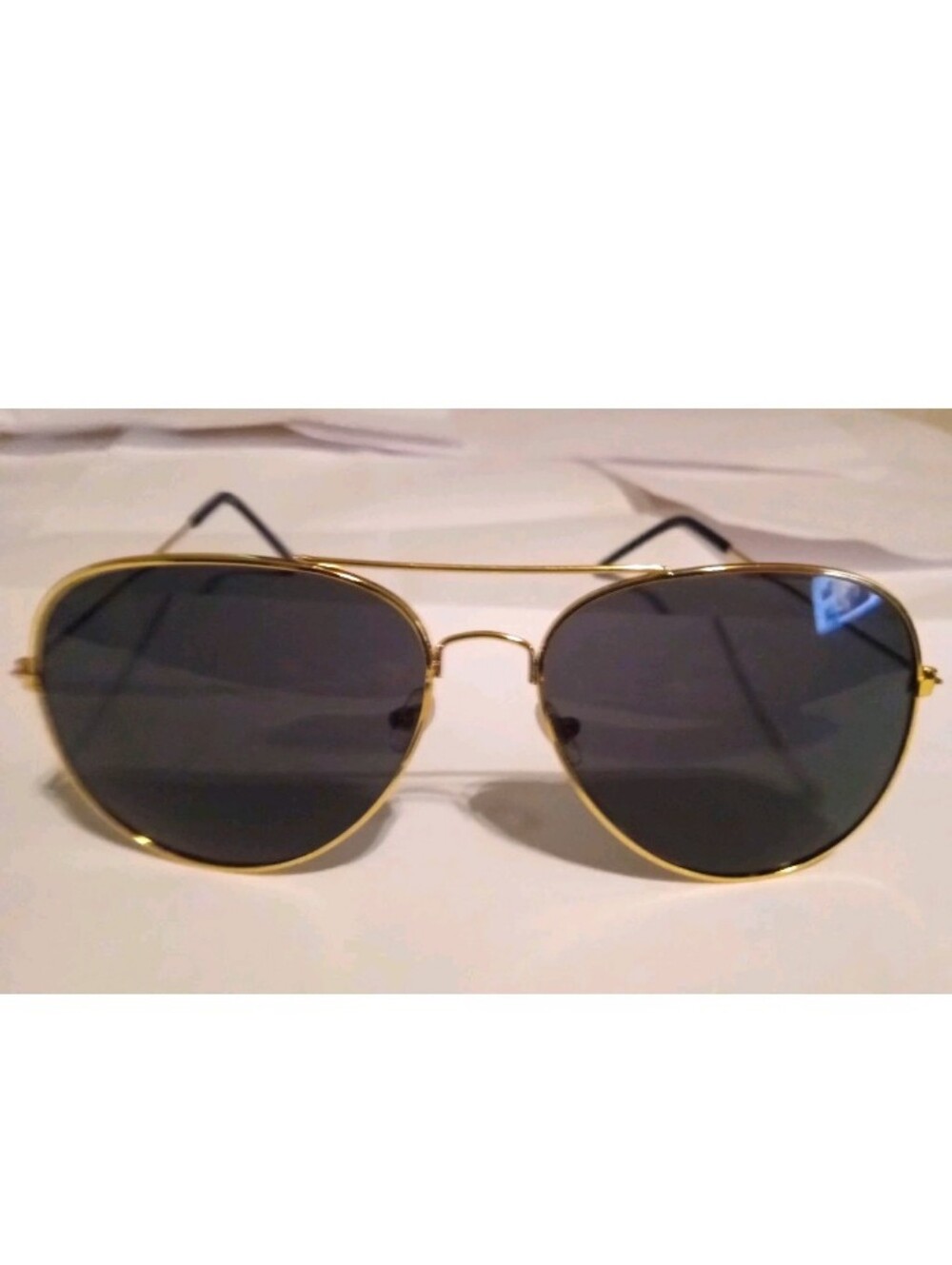 Men's Gold Frame Aviator Sunglasses with Dark Lenses